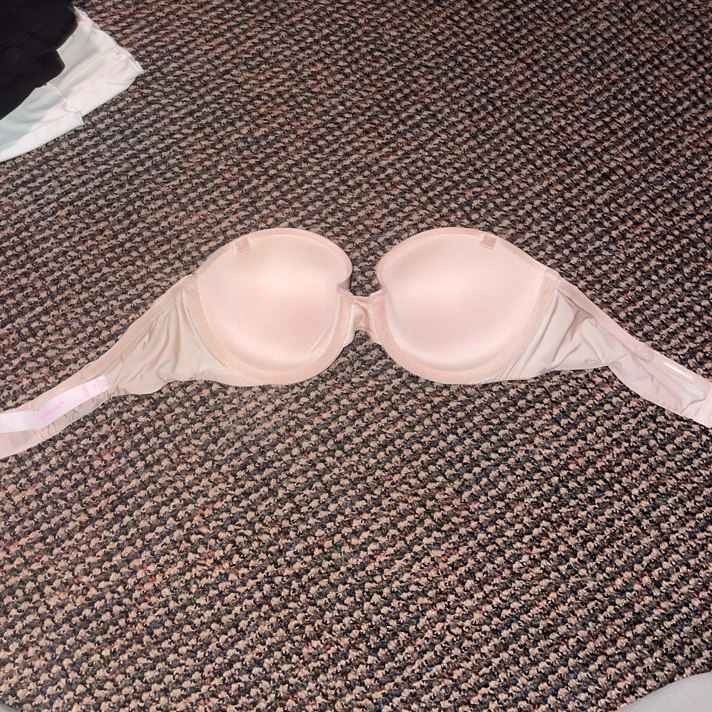 Victoria’s Secret bra 34b